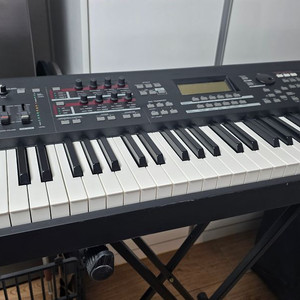 (3월 30일 까지 급매 가격)야마하 MOXF8 신디사이저 이미지