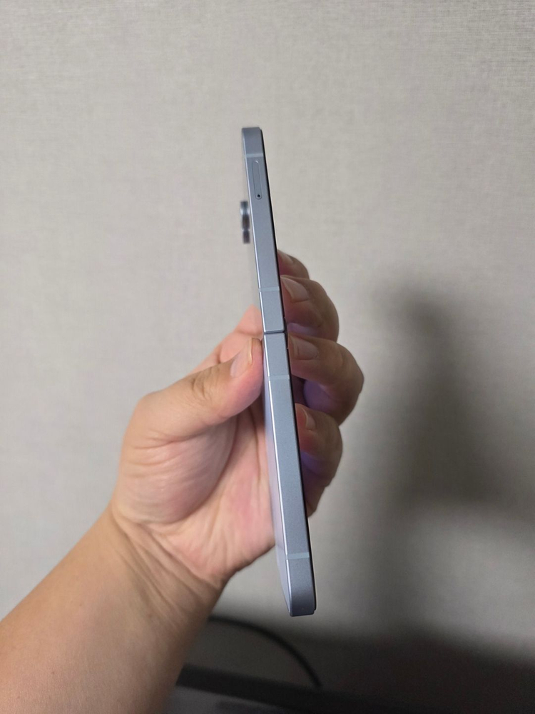 갤럭시 Z플립6 블루 256기가 액정새상품 팝니다 이미지