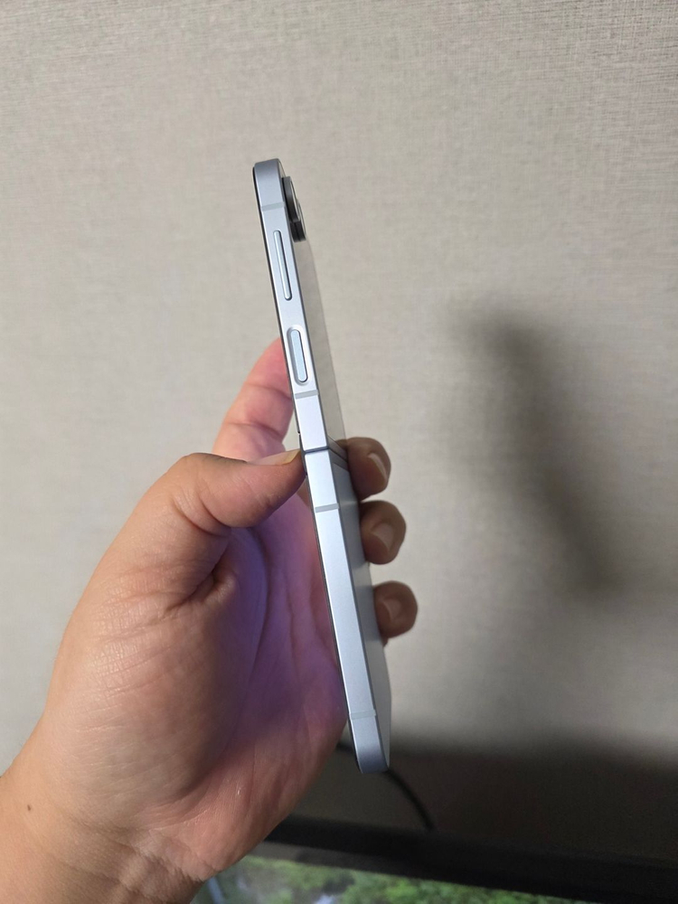 갤럭시 Z플립6 블루 256기가 SS급 팝니다 이미지