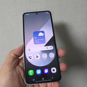 갤럭시 Z플립6 실버 256기가 액정새상품 팝니다 이미지