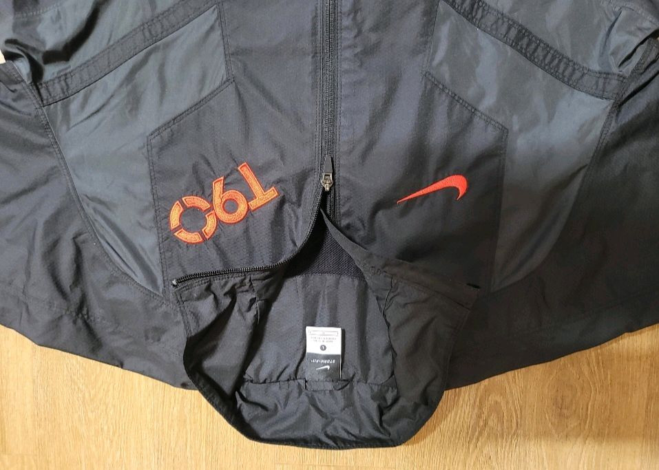 나이키 올드스쿨 T90 바람막이 자켓 100--1