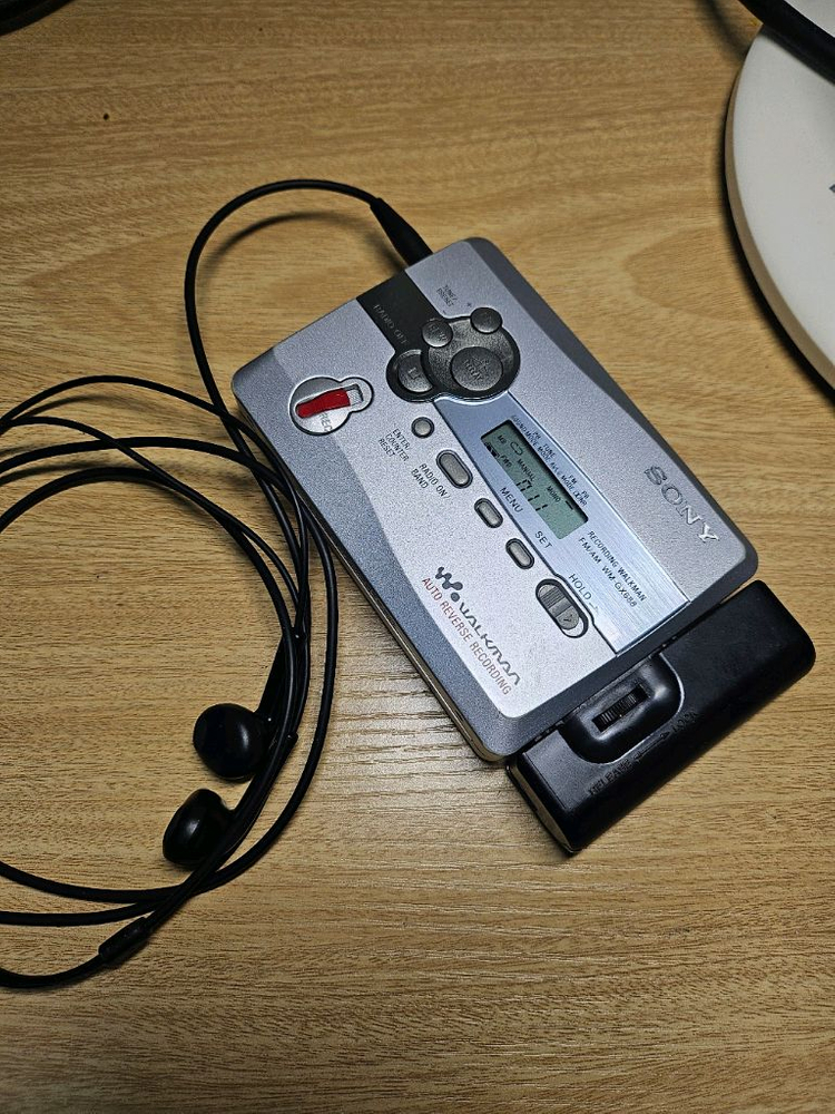 소니 워크맨 WM-GX688 라디오 카세트--0