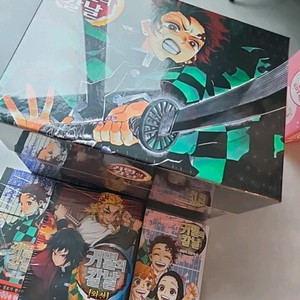 미개봉새책) 귀멸의 칼날 만화 1-23권 + 팬북2종 + 외전 1종 + PVC카드 23종