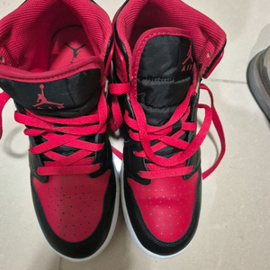 나이키 조던 1 245 이미지