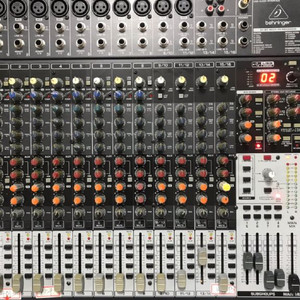 behringer xenyx x2442 믹싱콘솔 이미지