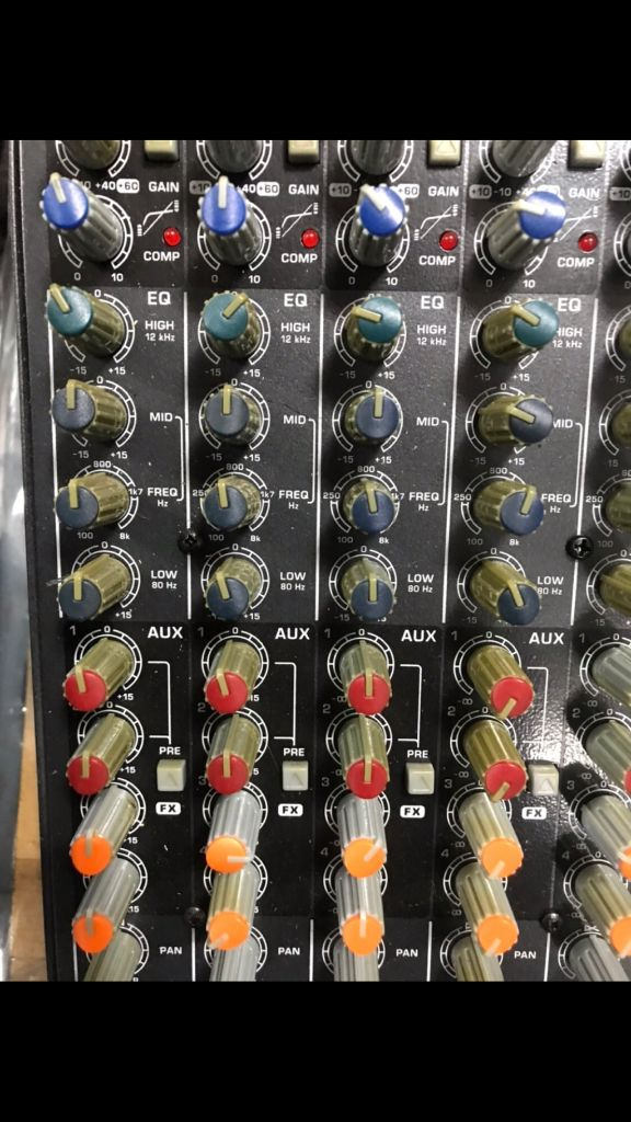 behringer xenyx x2442 믹싱콘솔 이미지