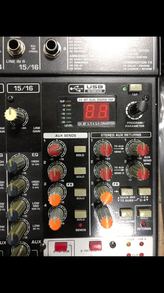 behringer xenyx x2442 믹싱콘솔 이미지