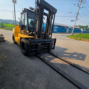 특A급 두산 10톤 중고지게차 2004년식 풀옵션 디젤지게차 매매 2500만원