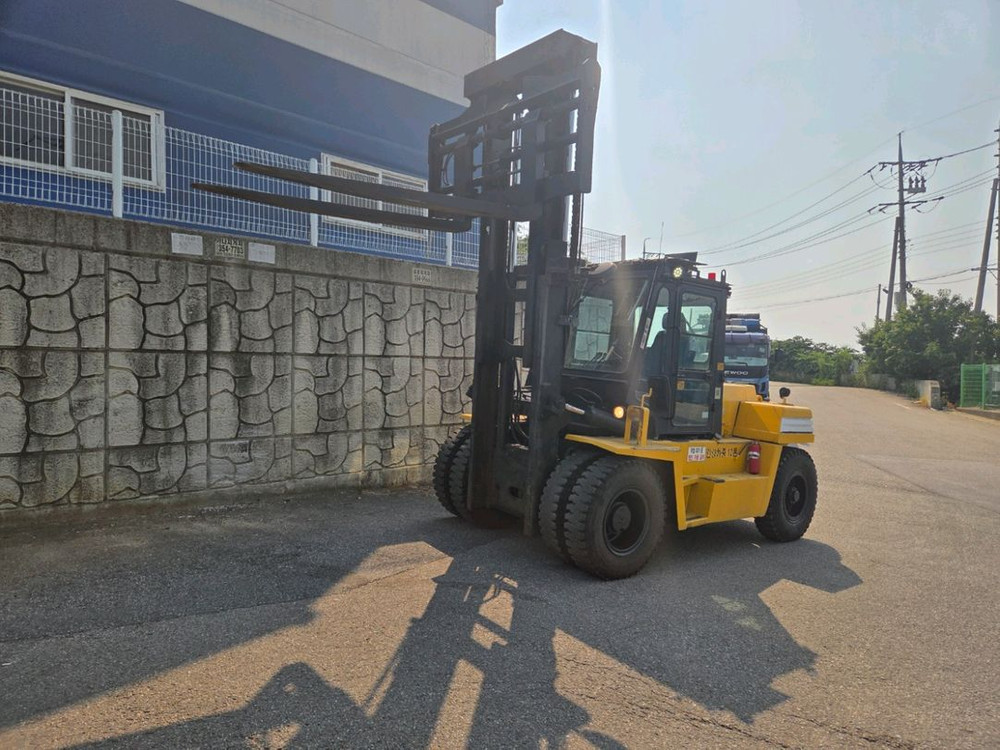 특A급 두산 10톤 중고지게차 2004년식 풀옵션 디젤지게차 매매 2500만원 이미지