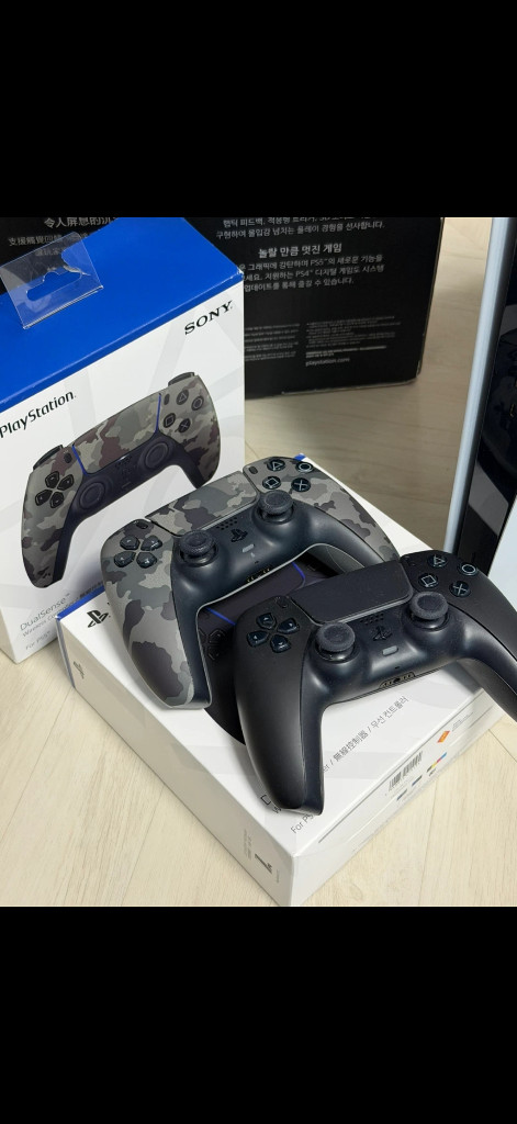 플스5 + 무선컨트롤러 2개--1