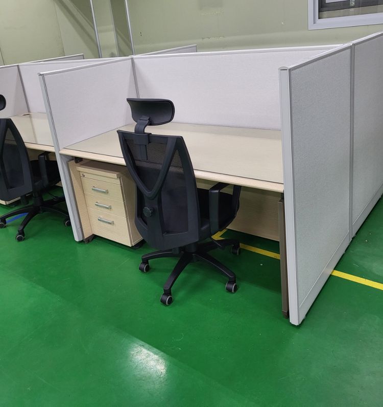 파티션 책상 의자 원탁 철제캐비넷 철재옷장 서랍 책장 수납장 회의용의자 회의용테이블--3