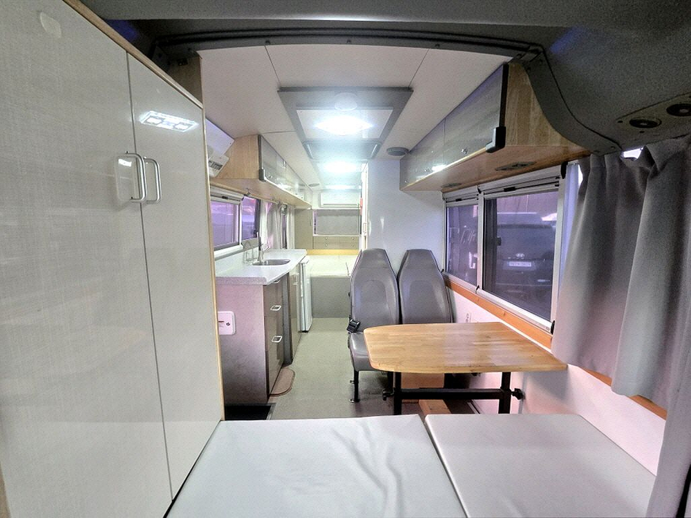 09년 e카운티4인승캠핑카(롱바디)-전액할부됨 이미지