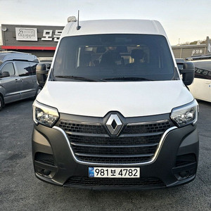 24년 뉴마스터3인승캠핑카(준신규,2만km)-전액할부됨 이미지