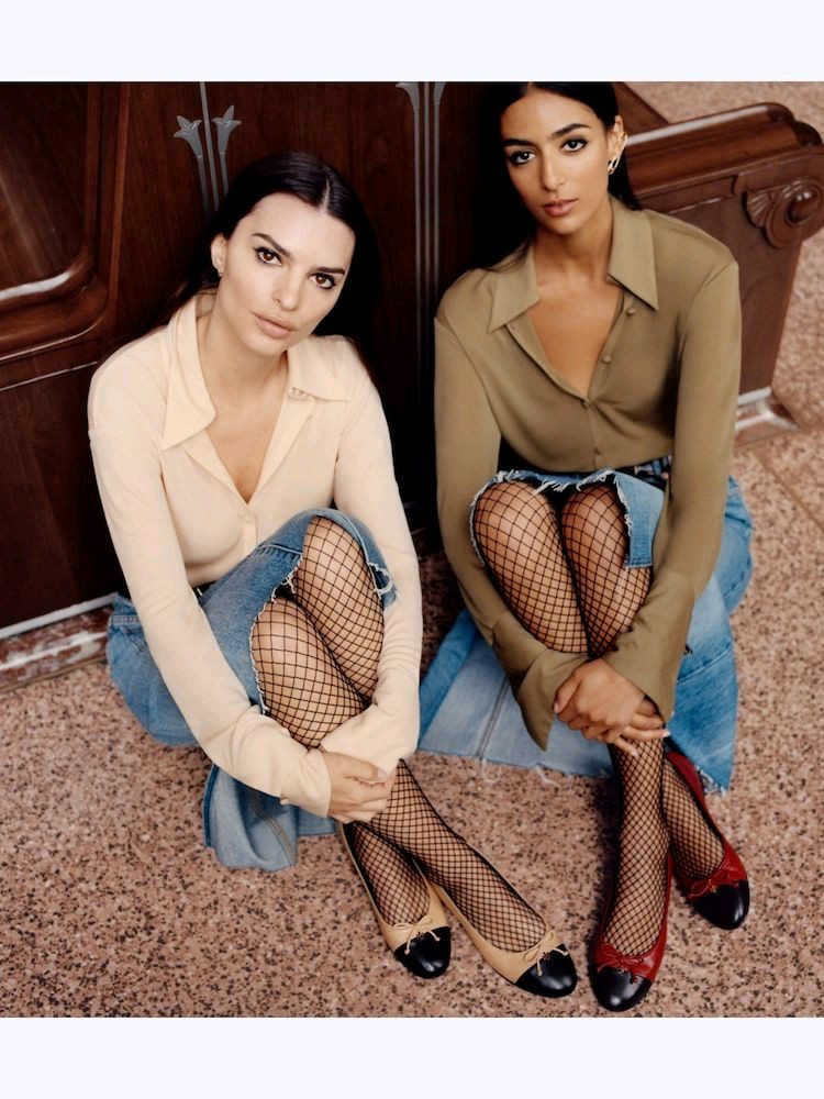 (일반택배포함)토리버치 캡토 플랫슈즈 37-240 사용감있지만 전체적으로 봐줄만하고 이염없어요 이미지