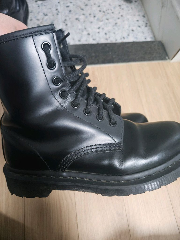 닥터마틴 1460 모노 UK5(240) 이미지