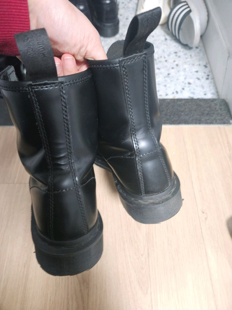 닥터마틴 1460 모노 UK5(240) 이미지