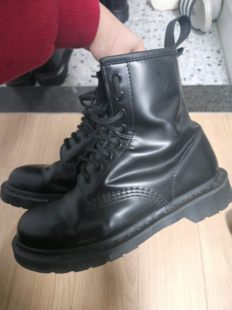 닥터마틴 1460 모노 UK5(240) 이미지