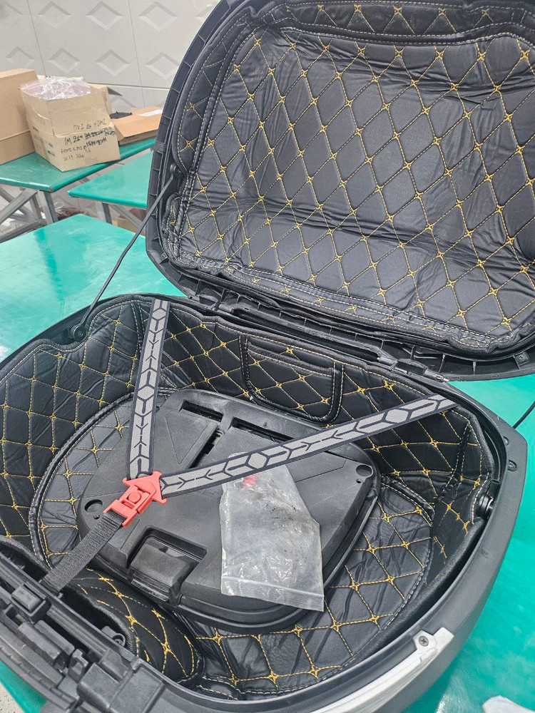 샤드 SH58 탑박스(키1개), 등받이, 내피 포함 팝니다--4