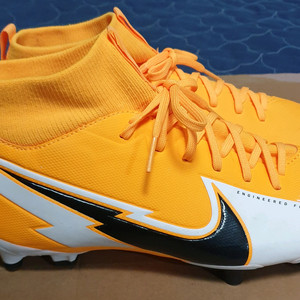 나이키 주니어 머큐리얼 슈퍼플라이 7 아카데미 FG/MG 오렌지(240)