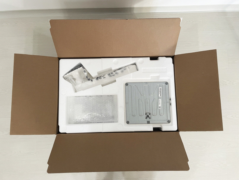 LG전자 27US550 27인치 IPS UHD 4K 모니터(새상품)--3