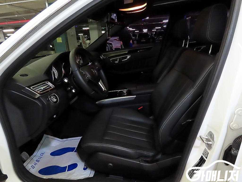 [벤츠]E-클래스 W212 E300 4MATIC 아방가르드 #3월급매 이미지