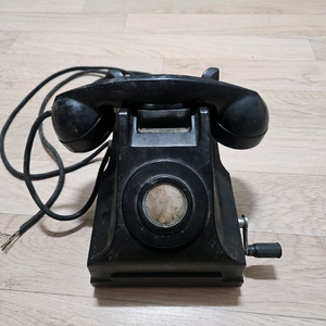 골동품 자석식 전화기 이미지