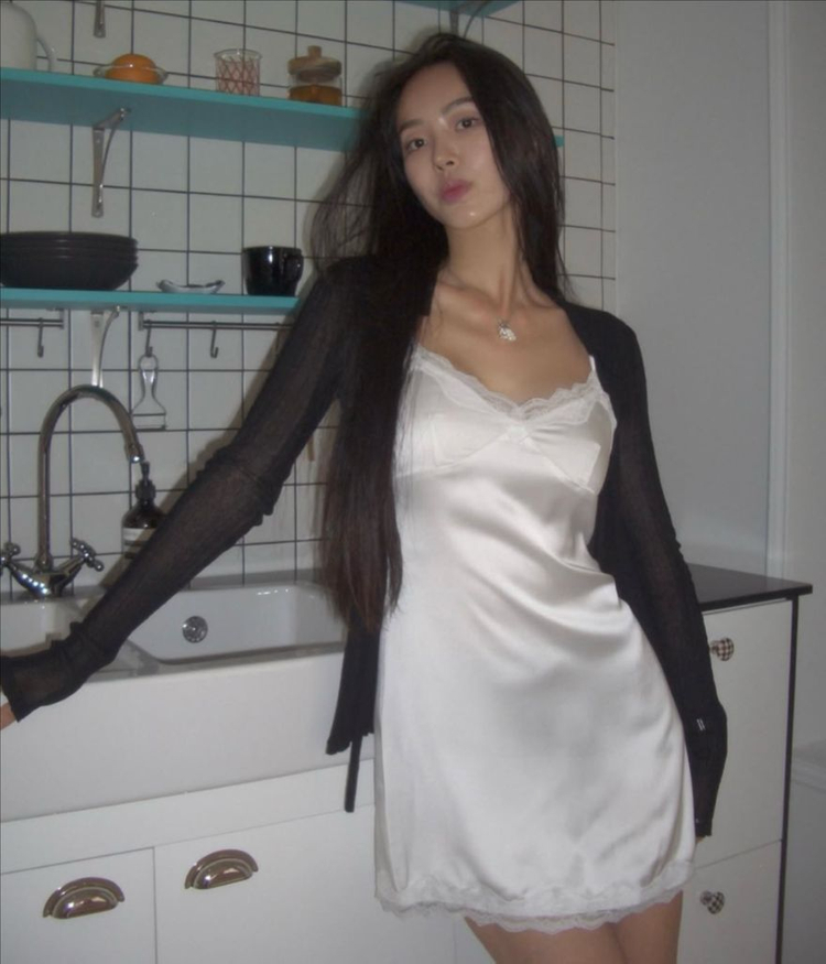 (포장째새상품) 페일제이드 슬립 드레스 화이트 1사이즈--1