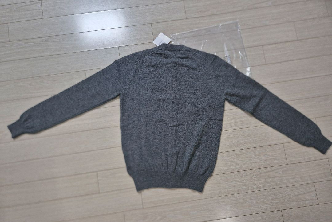 쿨거래시 23만택포! 미착용 새제품 정품 꼼데가르송 PLAY 레드하트 가디건 남여공용--3