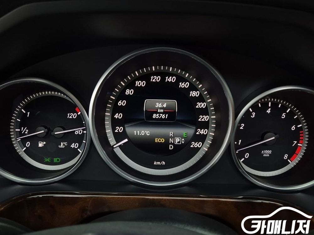 [벤츠]E-클래스 W212 E300 아방가르드 (5인승) #3월급매 이미지