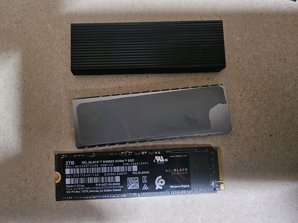 wd black M.2 NVMe SSD 2TB +방열판--1