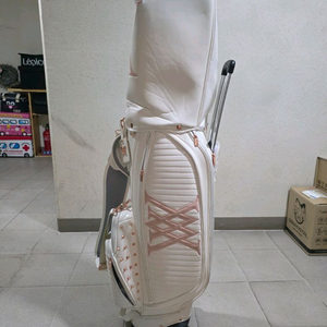 어뉴 블라썸 휠캐디백 여성용 골프백 이미지