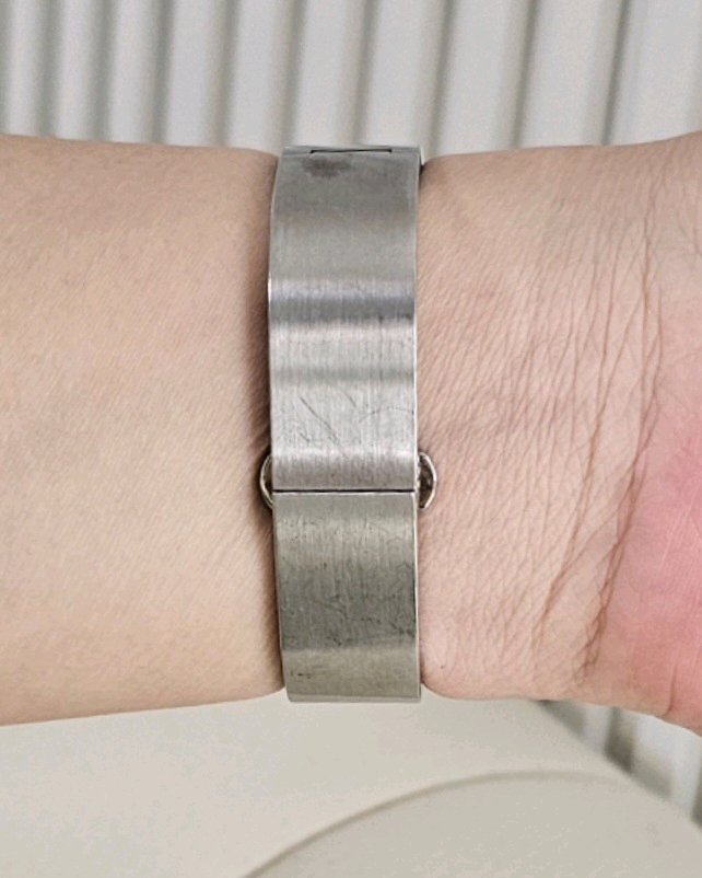 구찌 은장 2400s 여성 스틸 뱅글 시계 손목시계 여자 팔찌 이미지