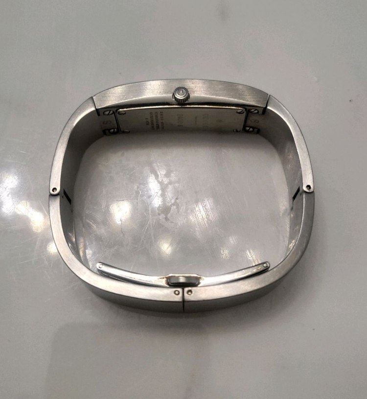 구찌 은장 2400s 여성 스틸 뱅글 시계 손목시계 여자 팔찌 이미지