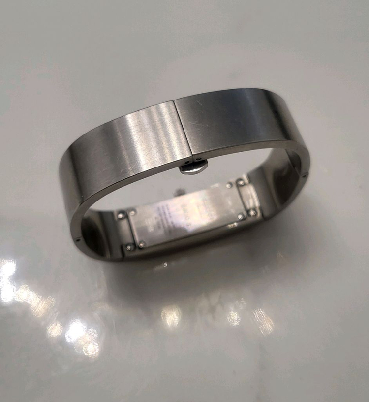 구찌 은장 2400s 여성 스틸 뱅글 시계 손목시계 여자 팔찌 이미지