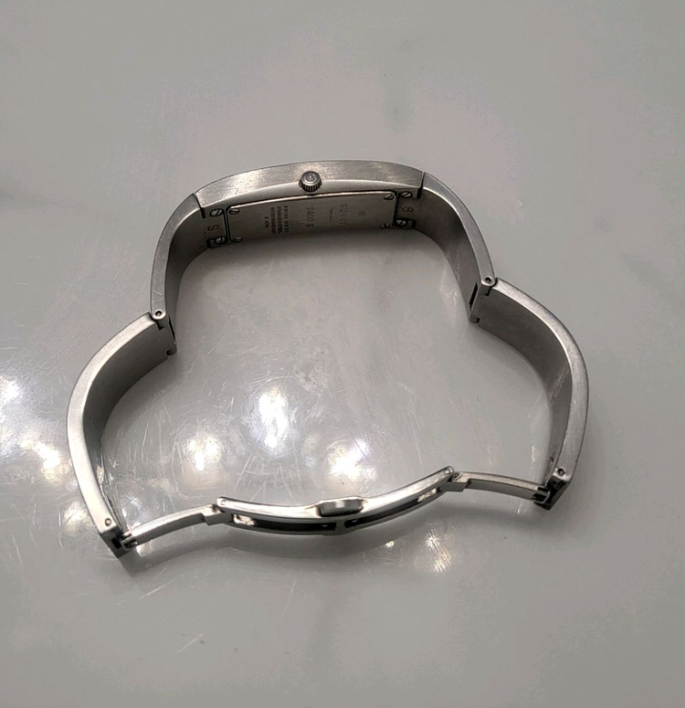 구찌 은장 2400s 여성 스틸 뱅글 시계 손목시계 여자 팔찌 이미지