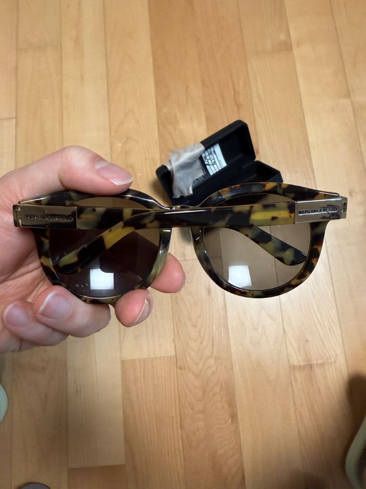 칼라거펠트 선글라스 이미지