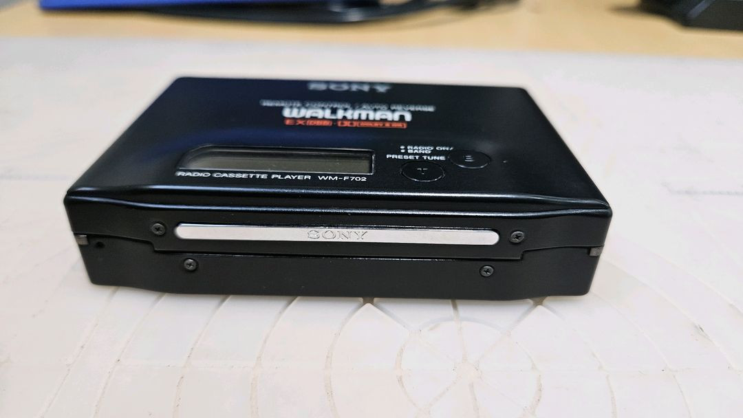 소니 워크맨 f702 정크품 이미지