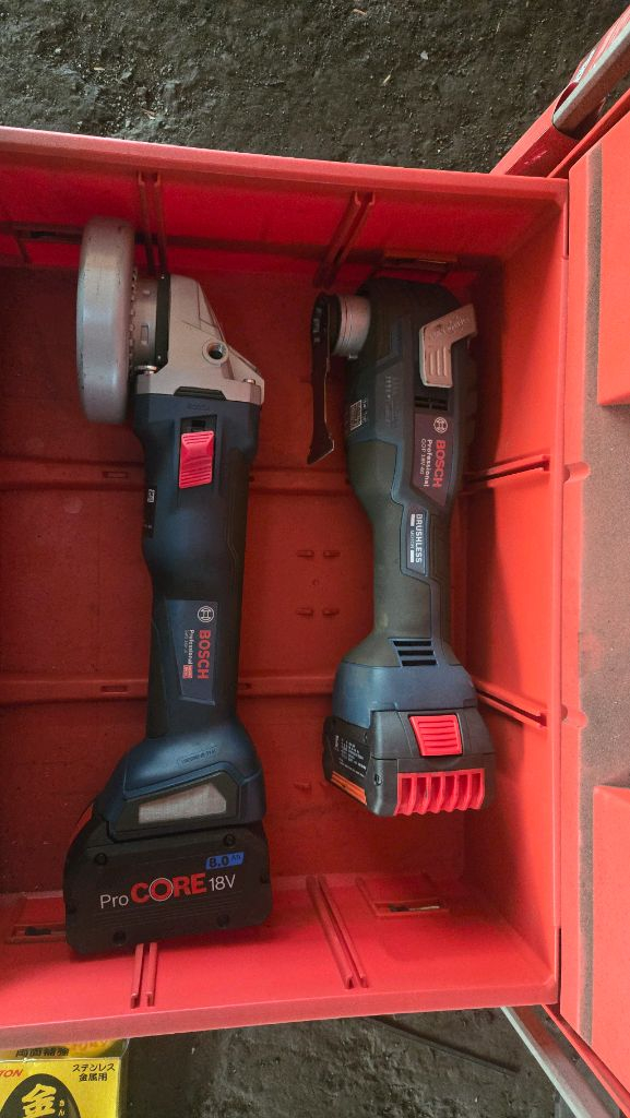 보쉬 무선 전동공구 임팩함마그라인더등등 이미지