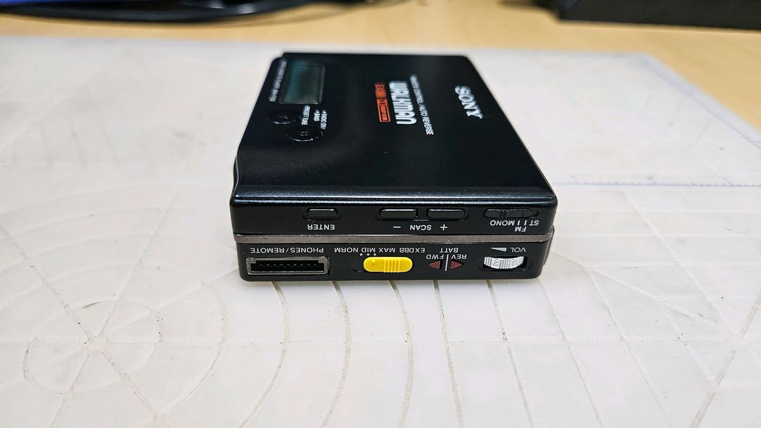 소니 워크맨 f702 정크품 이미지