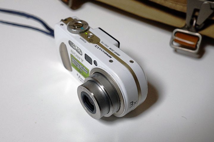 소니 SONY 사이버샷 DSC-P8 빈티지 디카 팝니다 이미지