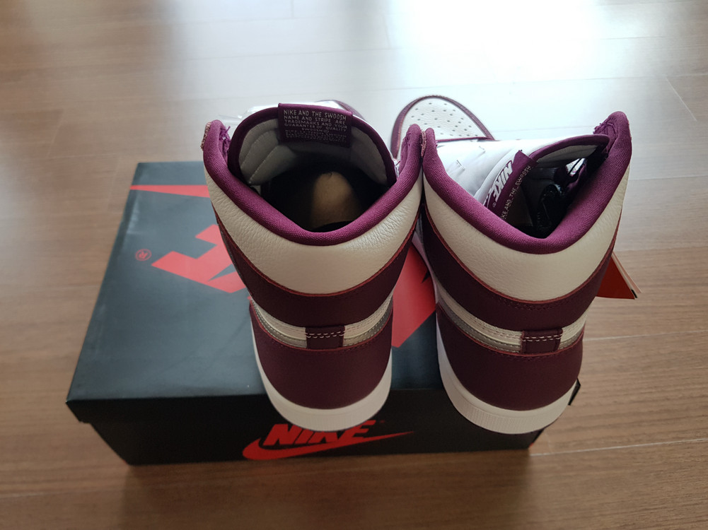 나이키 조던 1 하이 보르도 270 판매--2