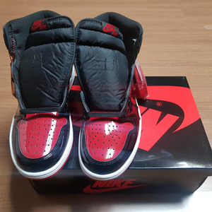 나이키 조던 1 하이 페이턴트 브레드 260 판매