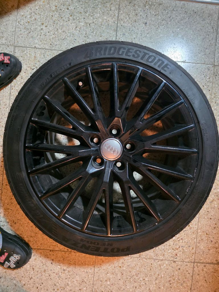 아우디TT MK3 로드스터 18인치 순정 휠타이어 세트 이미지