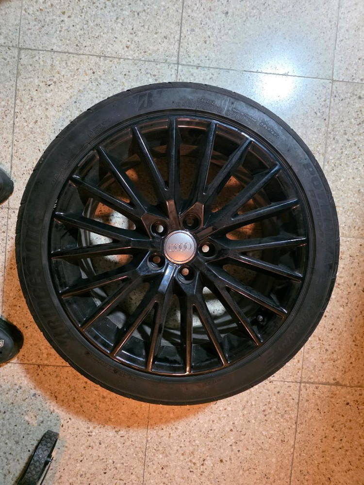 아우디TT MK3 로드스터 18인치 순정 휠타이어 세트 이미지