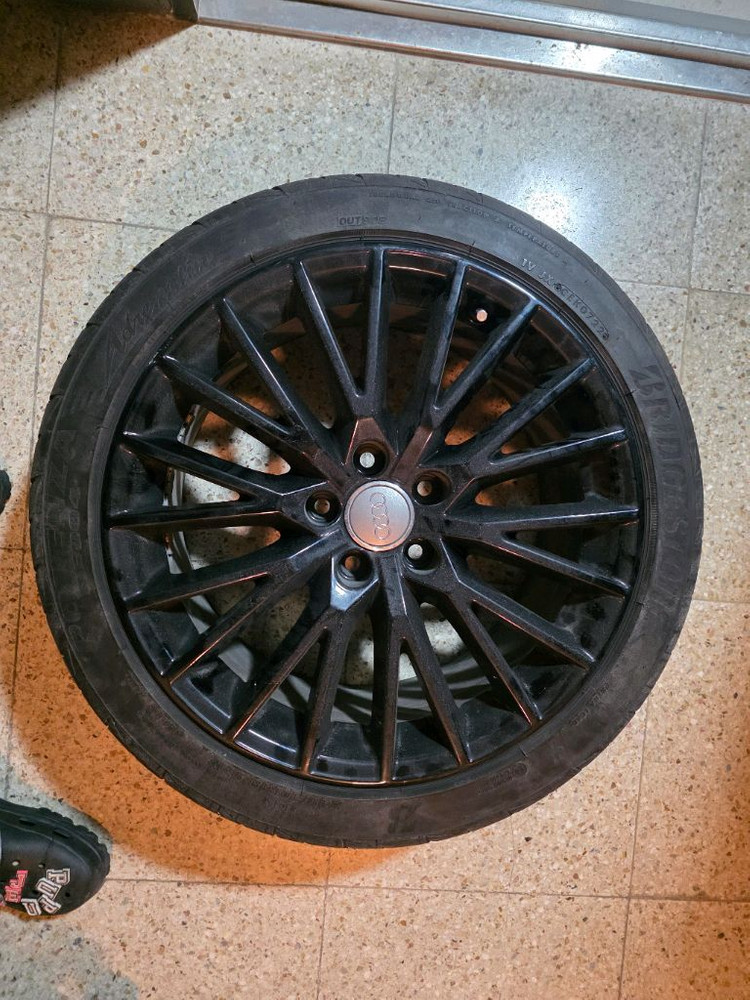 아우디TT MK3 로드스터 18인치 순정 휠타이어 세트 이미지