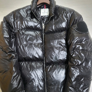 몽클레어 빅로고 블랙와팬 패딩