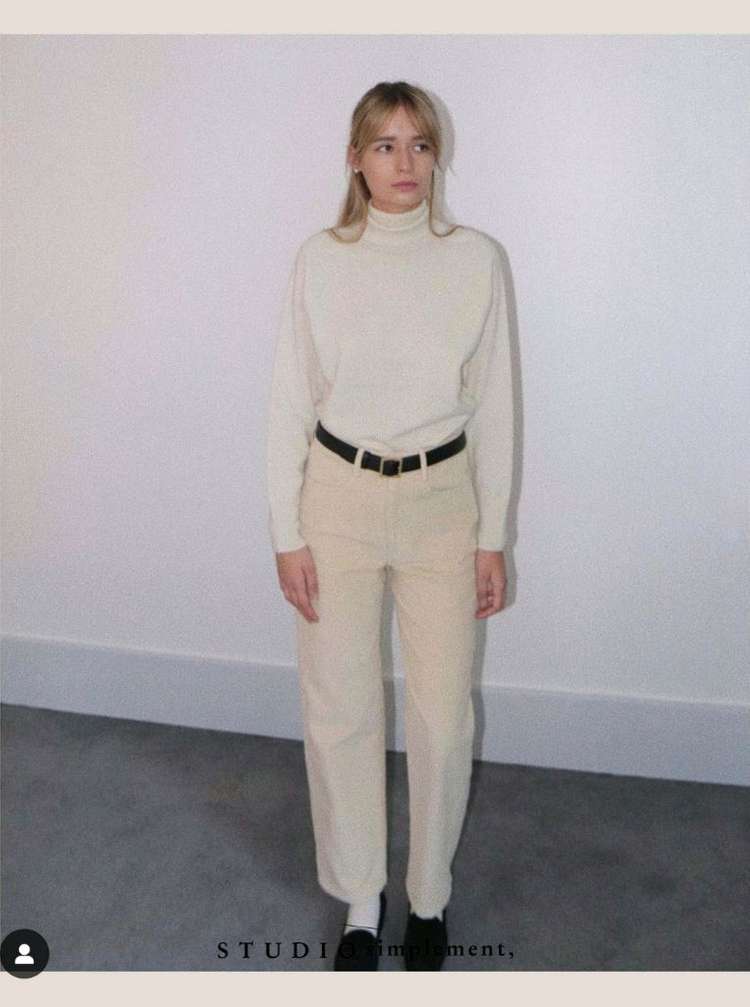 스튜디오 심플멍 225 tiers 홀가먼트 터틀넥 니트 그린 이미지