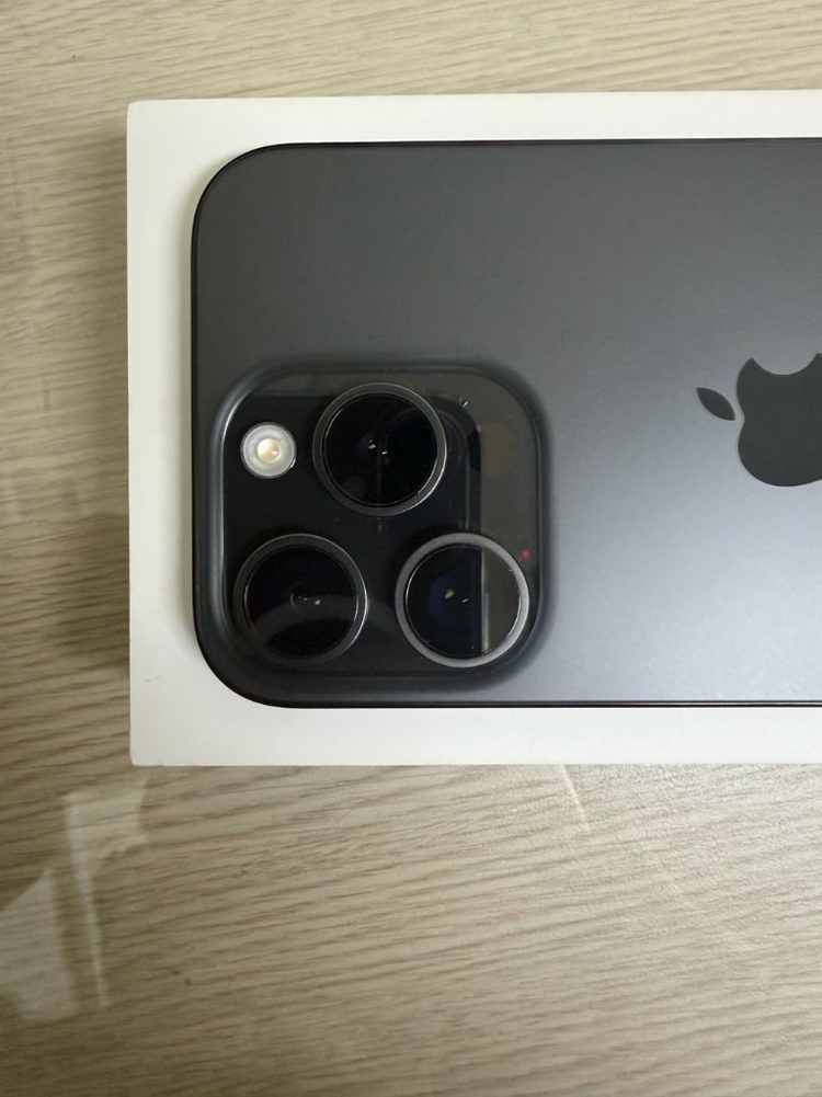 아이폰15프로 256gb 블랙티타늄 팝니다 이미지