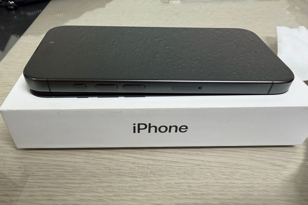 아이폰15프로 256gb 블랙티타늄 팝니다 이미지