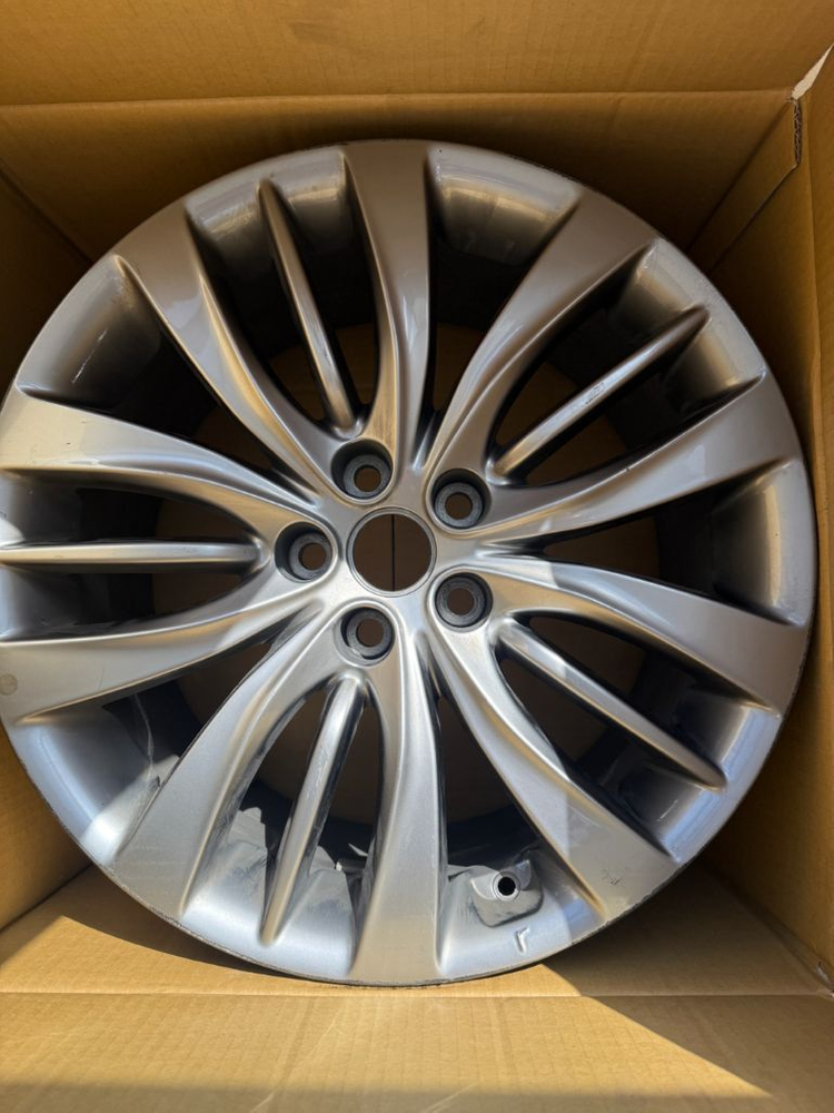 알로이 휠 이미지